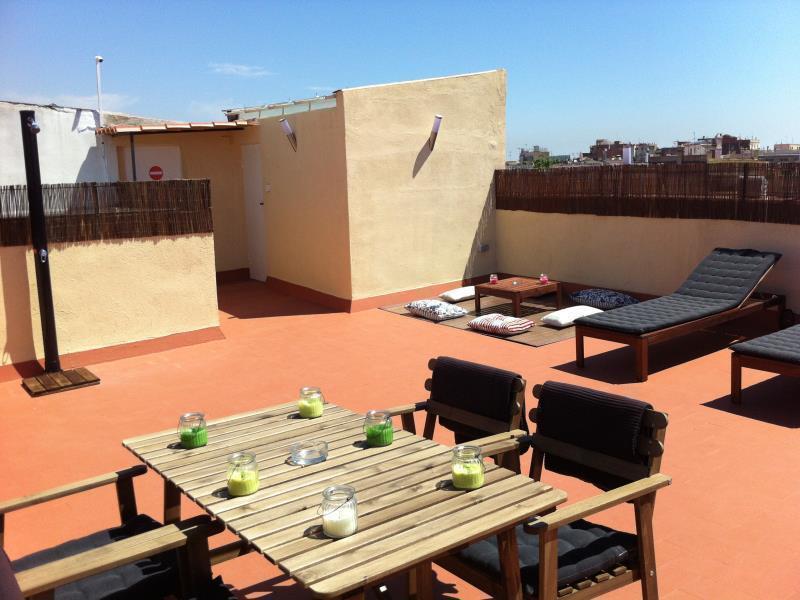 Youth Hostel - Central And Basic Drassanes Barcelona Exterior photo